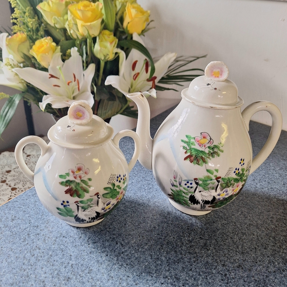Vintage Japanese Kutani Ware Porcelain Red-Crowned Crane Tea Pot & Sugar Bowl